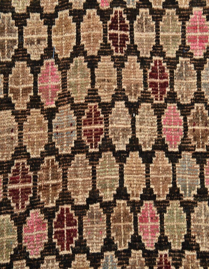 Detail image of  5' x 8' 4  Hand Knotted Darya Wool Rug