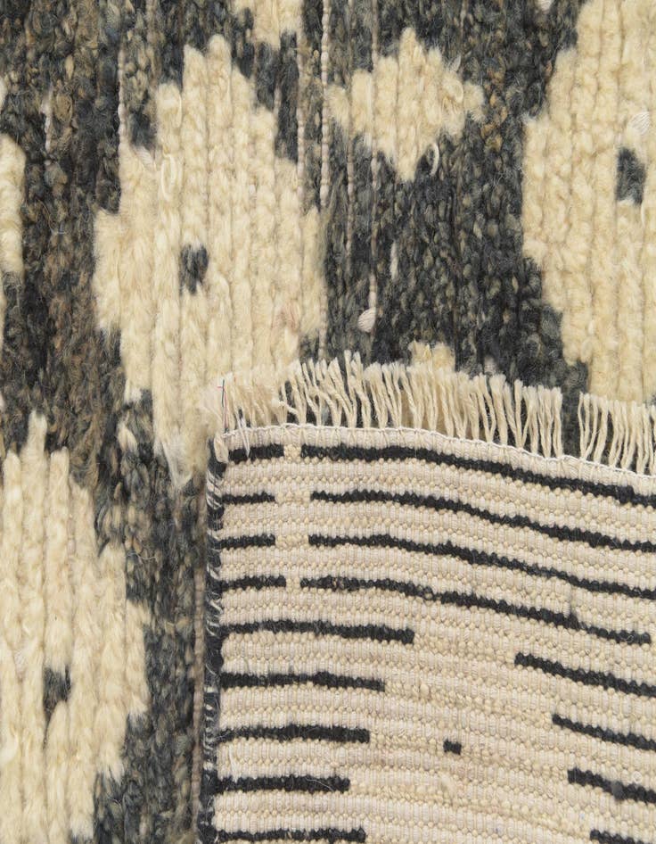 Detail image of  5' 4 x 8'  Hand Knotted Darya Wool Rug