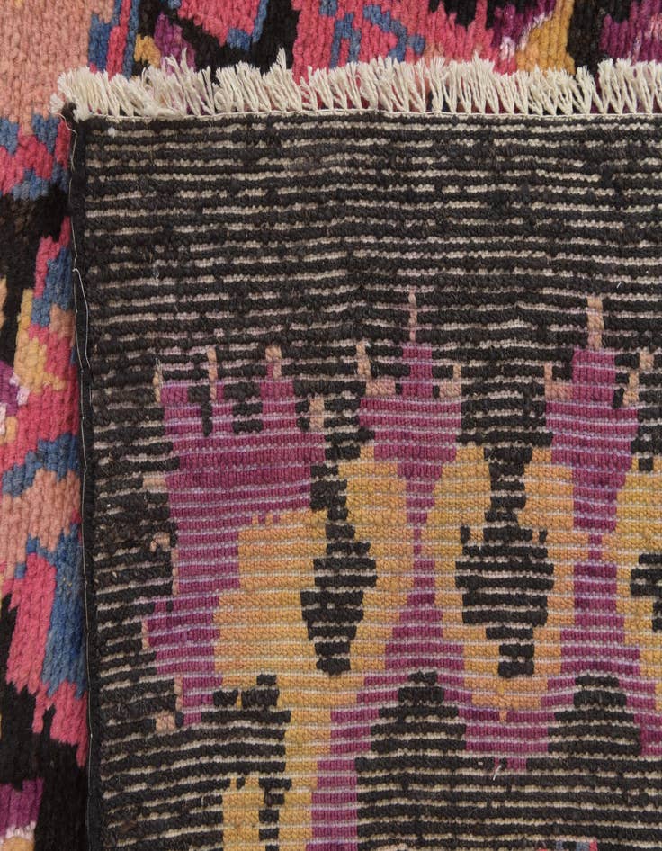 Detail image of  6' 4 x 9' 7  Hand Knotted Darya Rug