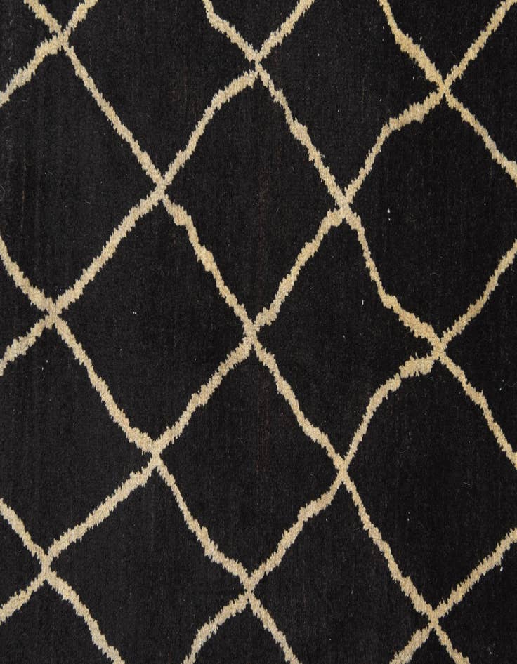 Detail image of  5' 8 x 7' 9  Hand Knotted Darya Wool Rug