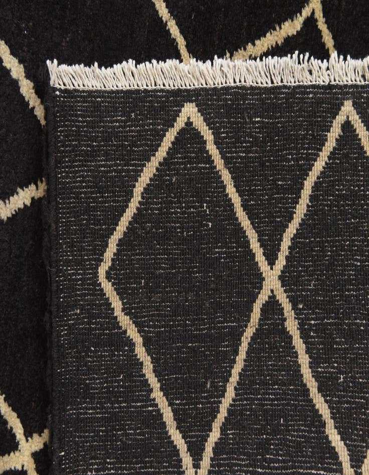 Detail image of  5' 8 x 7' 9  Hand Knotted Darya Wool Rug