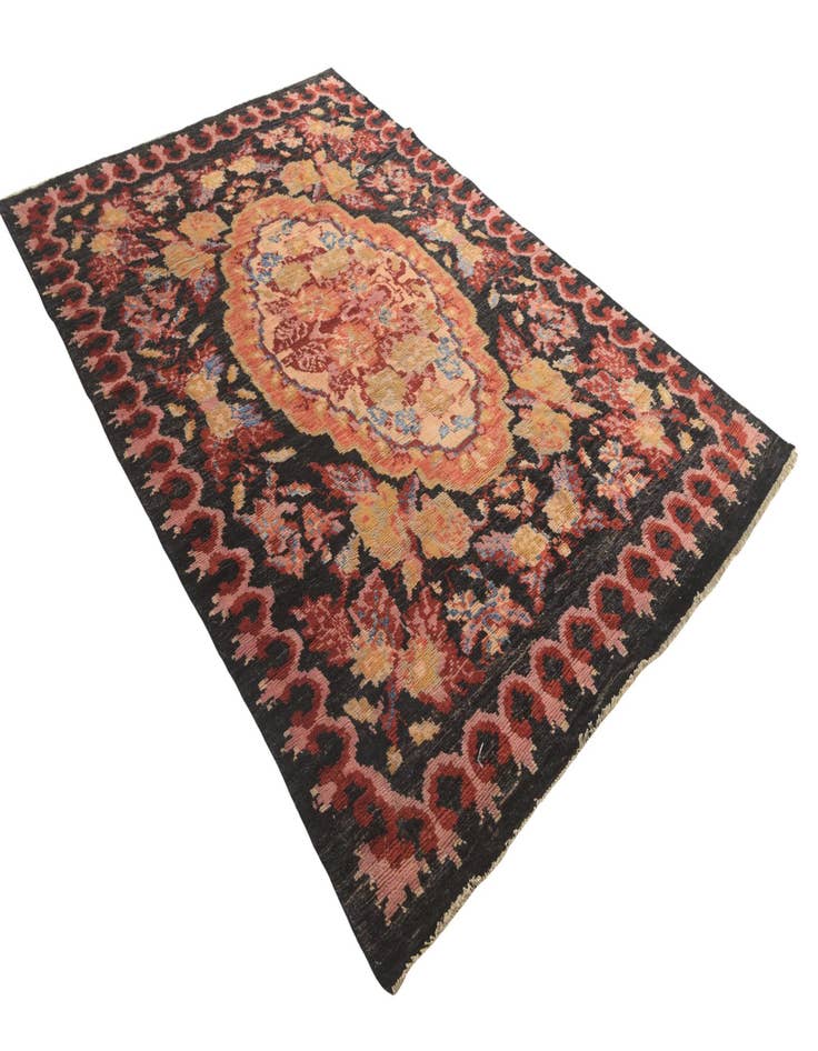 Detail image of  6' 6 x 9' 8  Hand Knotted Darya Rug