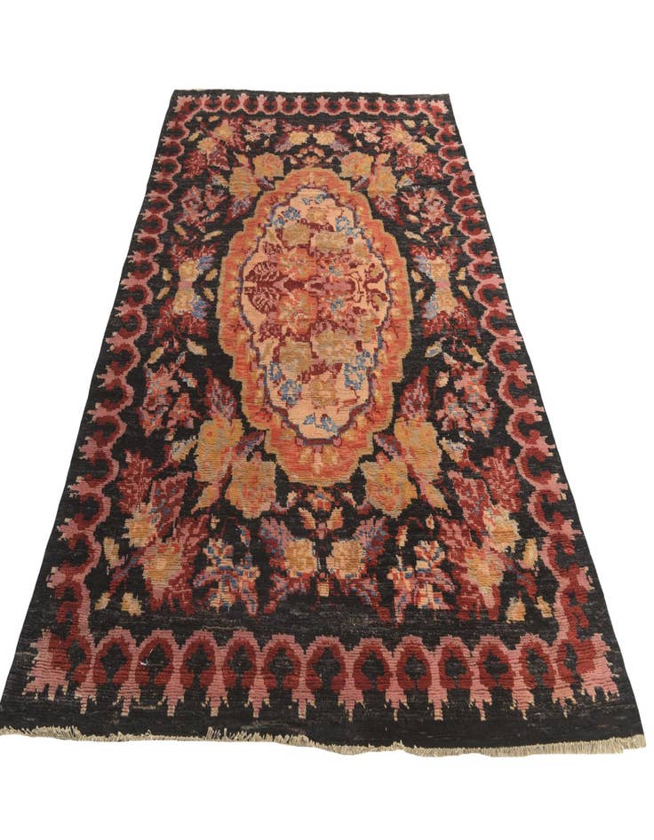 Detail image of  6' 6 x 9' 8  Hand Knotted Darya Rug