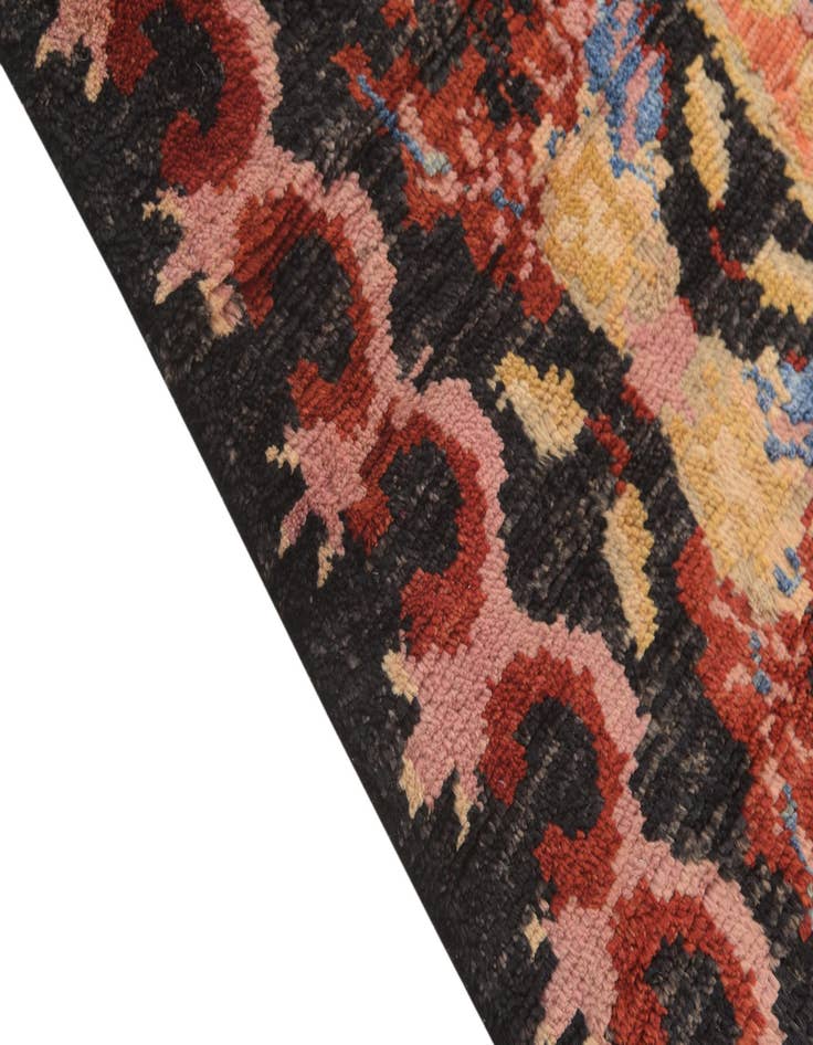 Detail image of  6' 6 x 9' 8  Hand Knotted Darya Rug