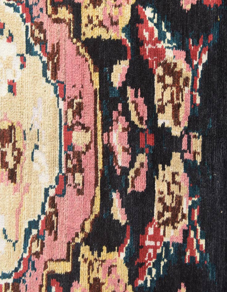 Detail image of  8' x 10' 2  Hand Knotted Darya Wool Rug