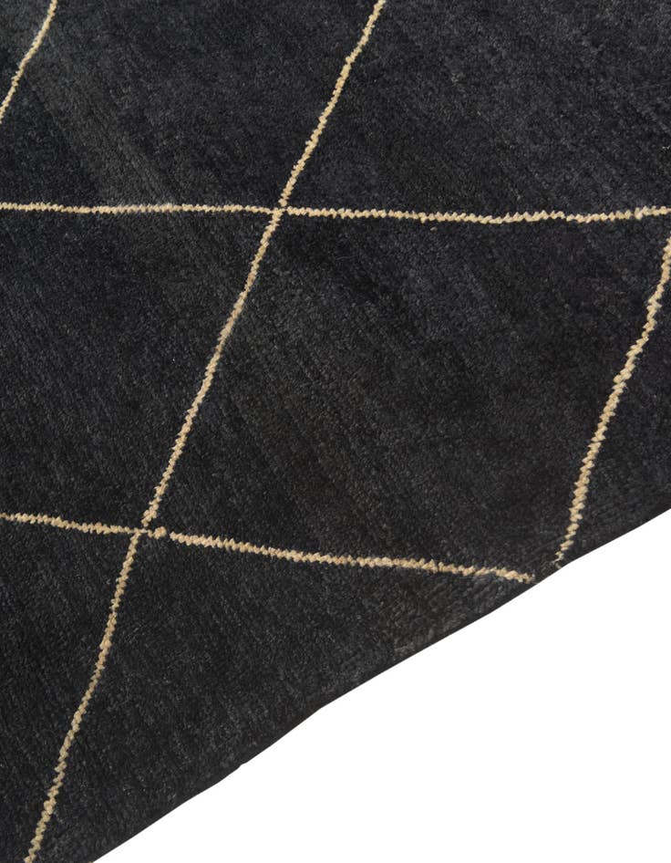 Detail image of  5' 8 x 8' 2  Hand Knotted Darya Wool Rug