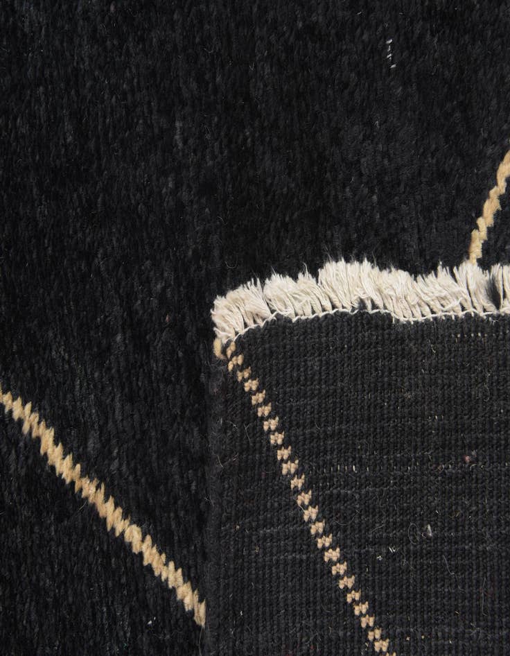 Detail image of  5' 8 x 8' 2  Hand Knotted Darya Wool Rug