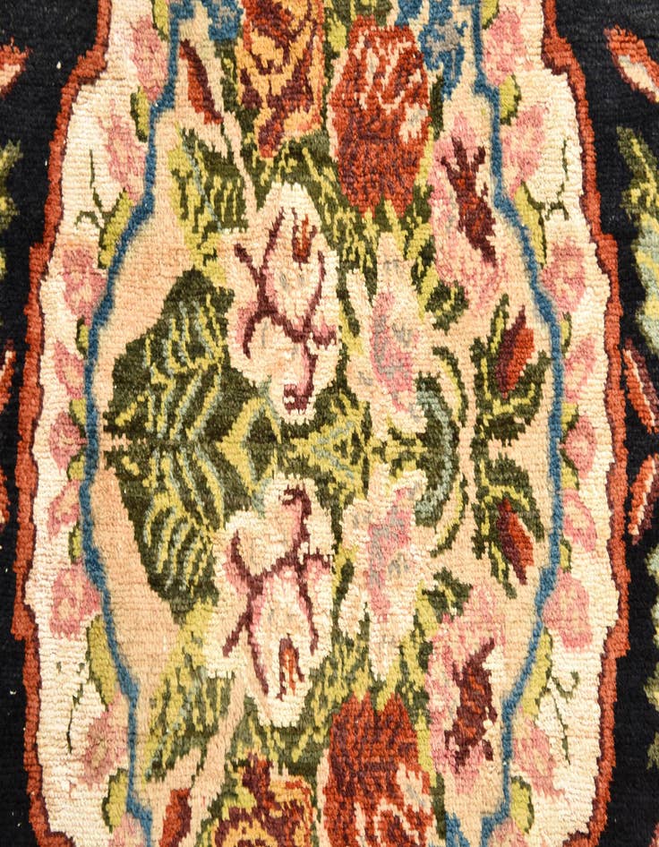 Detail image of  6' 4 x 10' 1  Hand Knotted Darya Rug