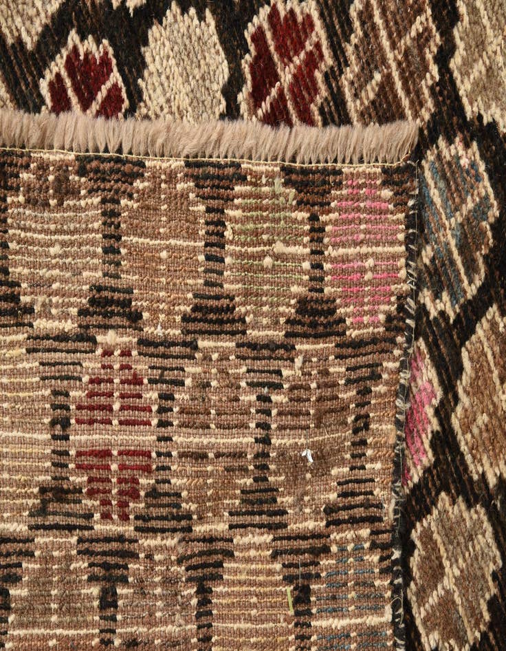 Detail image of  5' x 8' 5  Hand Knotted Darya Wool Rug