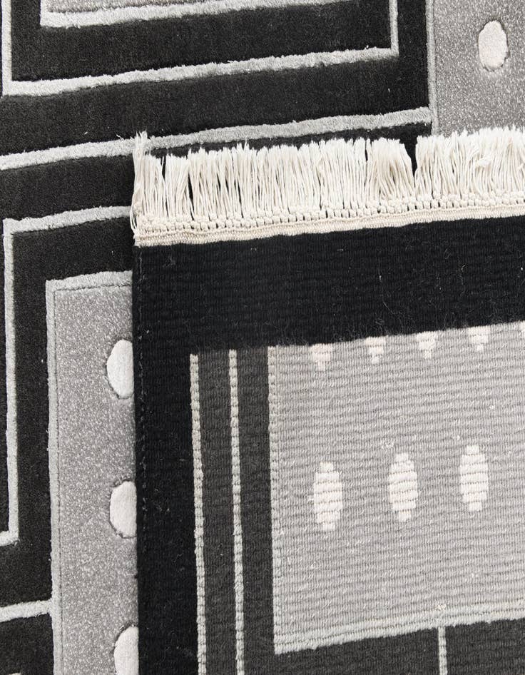 Detail image of  6' 7 x 9' 10  Hand Knotted Darya Wool Rug