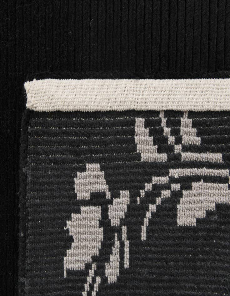 Detail image of  3' x 4' 11  Hand Knotted Darya Wool Rug