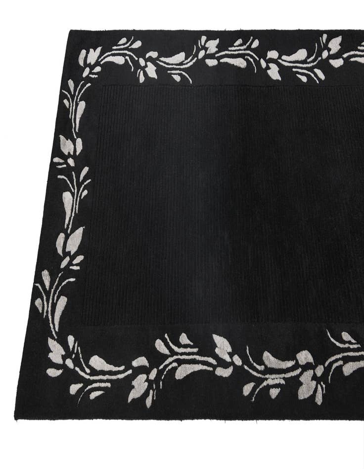 Detail image of  2' 11 x 3' 8  Hand Knotted Darya Wool Rug