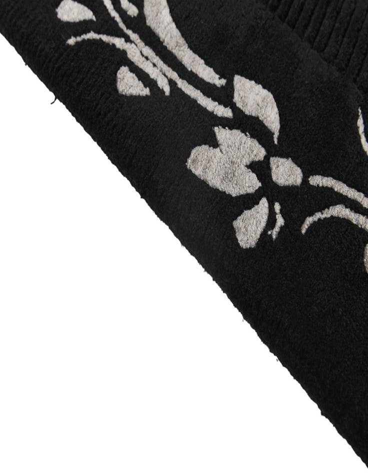 Detail image of  2' 11 x 3' 8  Hand Knotted Darya Wool Rug