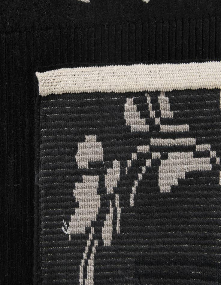 Detail image of  2' 11 x 3' 8  Hand Knotted Darya Wool Rug