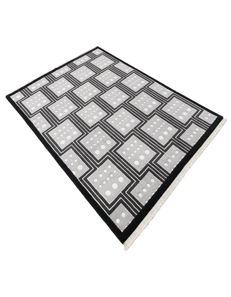 Detail image of  5' 7 x 7' 10 Darya Rug