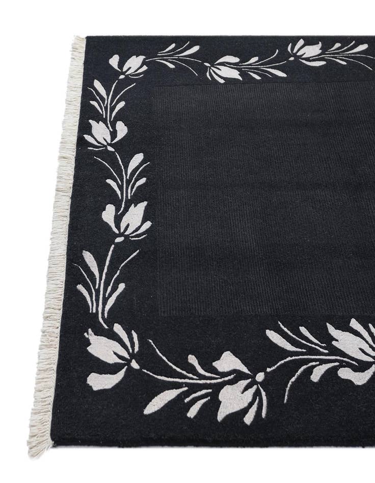 Detail image of  5' 6 x 7' 10 Darya Rug