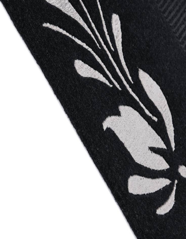 Detail image of  5' 6 x 7' 10 Darya Rug