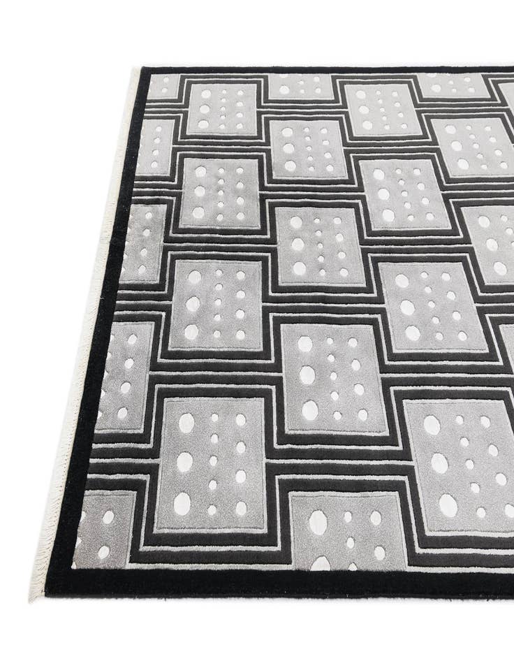 Detail image of  5' 7 x 7' 10 Darya Rug