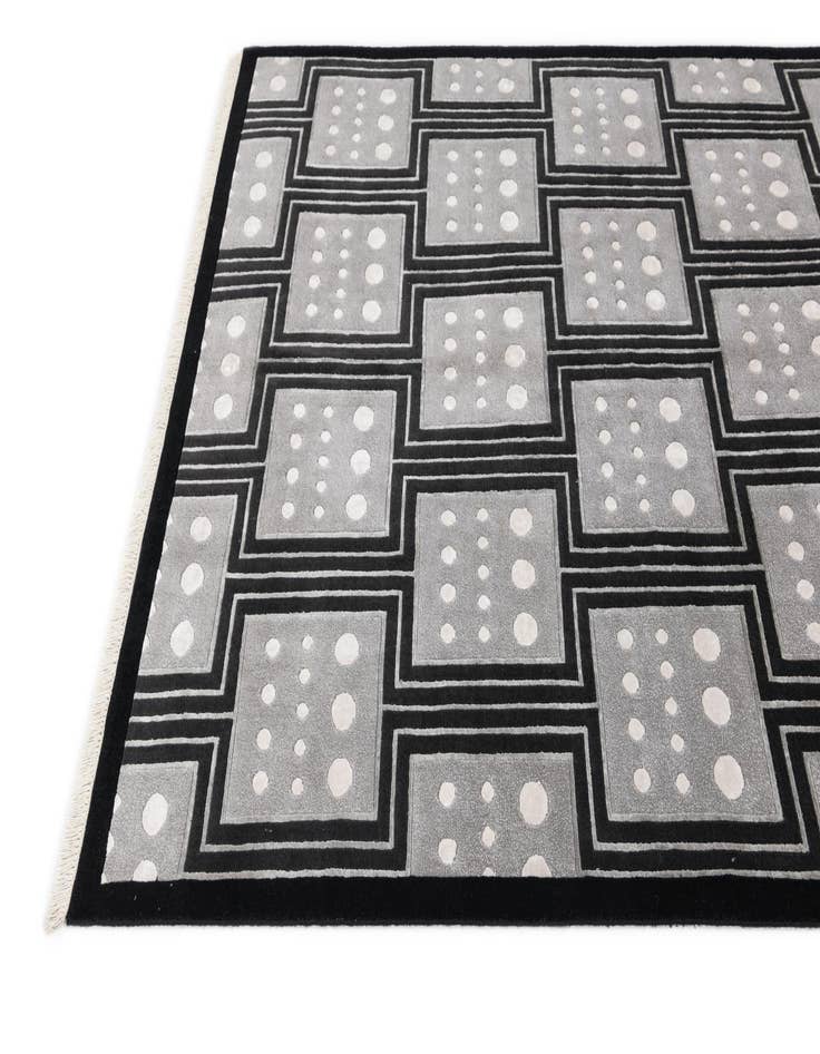 Detail image of  5' 6 x 8'  Hand Knotted Darya Wool Rug