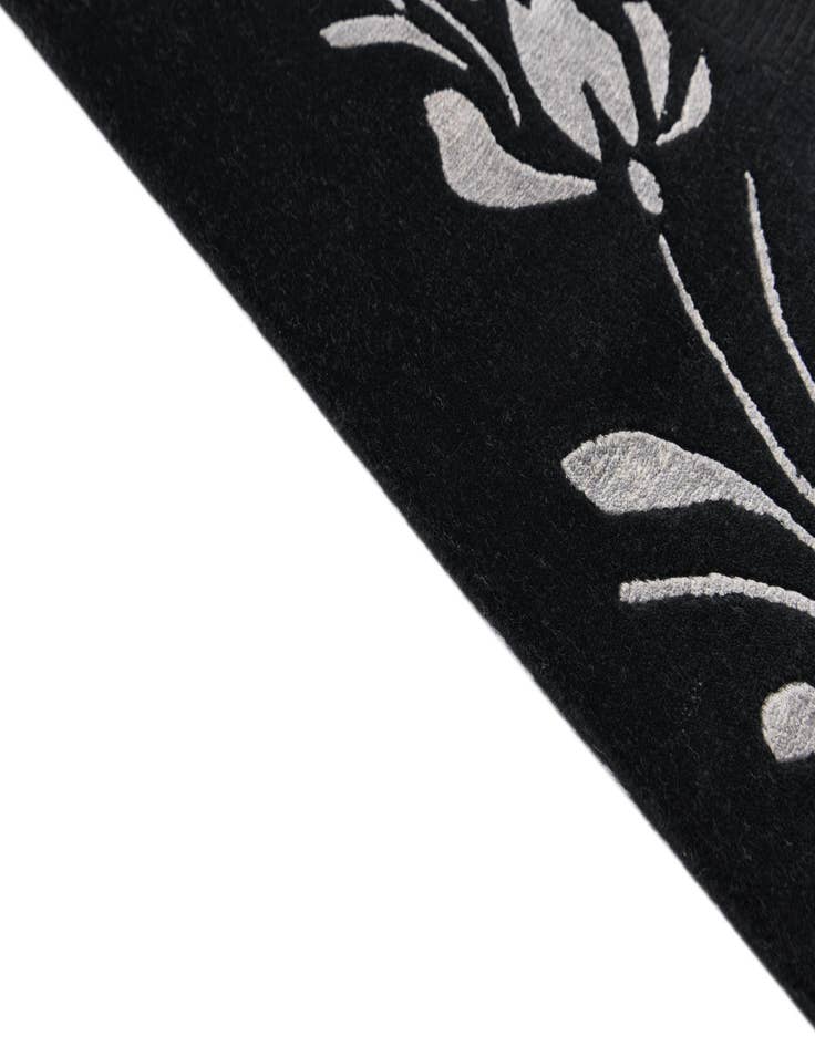 Detail image of  5' 9 x 8'  Hand Knotted Darya Wool Rug