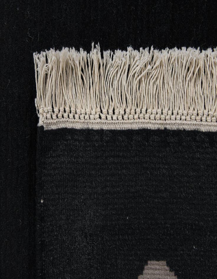 Detail image of  5' 8 x 7' 11 Darya Rug