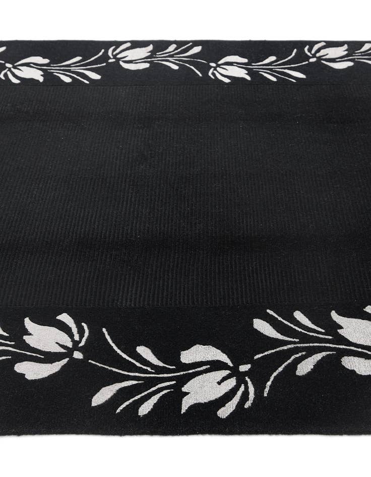 Detail image of  4' 11 x 6' 9 Darya Rug