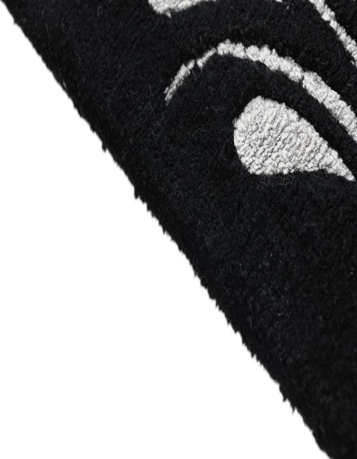 Detail image of  4' x 6' Darya Rug