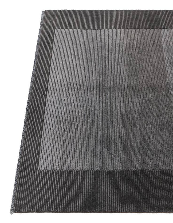 Detail image of  4' x 5' 10 Darya Rug