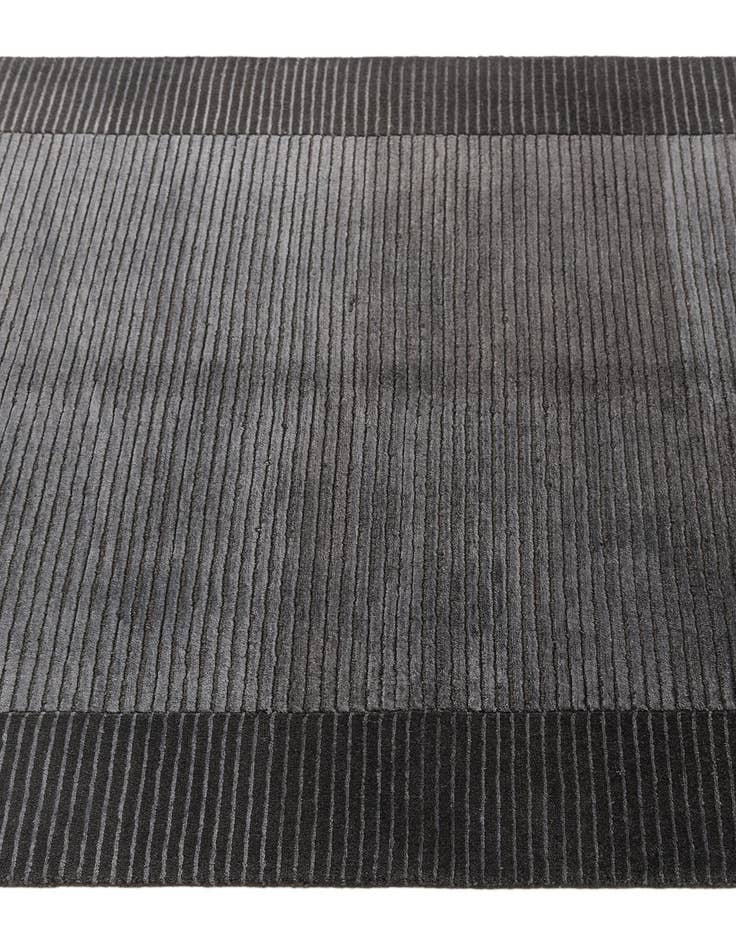 Detail image of  4' x 5' 10 Darya Rug