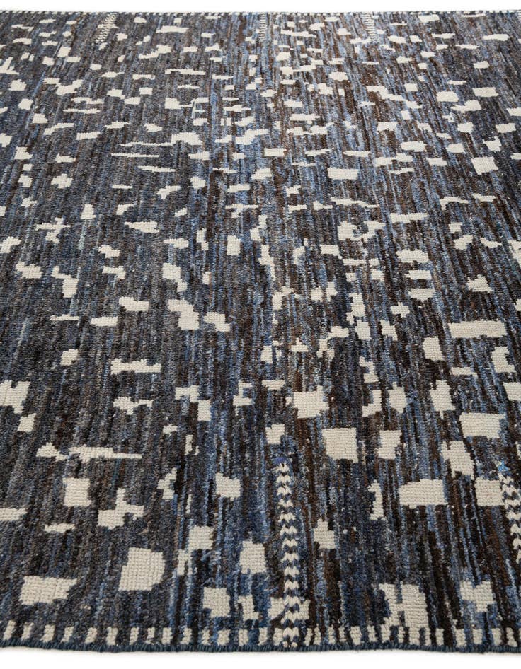 Detail image of  7' 9 x 9' 9  Hand Knotted Darya Wool Rug