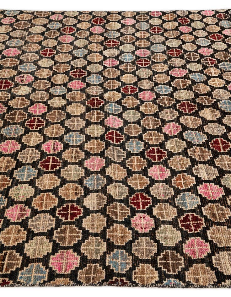 Detail image of  6' 1 x 9'  Hand Knotted Darya Wool Rug