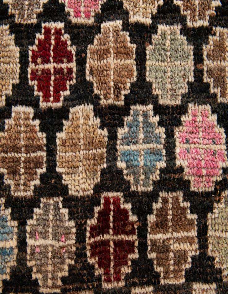 Detail image of  6' 1 x 9'  Hand Knotted Darya Wool Rug