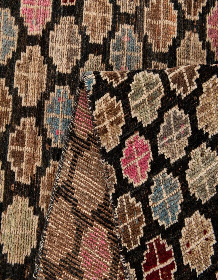 Detail image of  6' 1 x 9'  Hand Knotted Darya Wool Rug