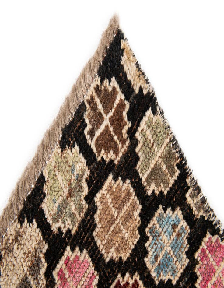 Detail image of  6' 1 x 9'  Hand Knotted Darya Wool Rug