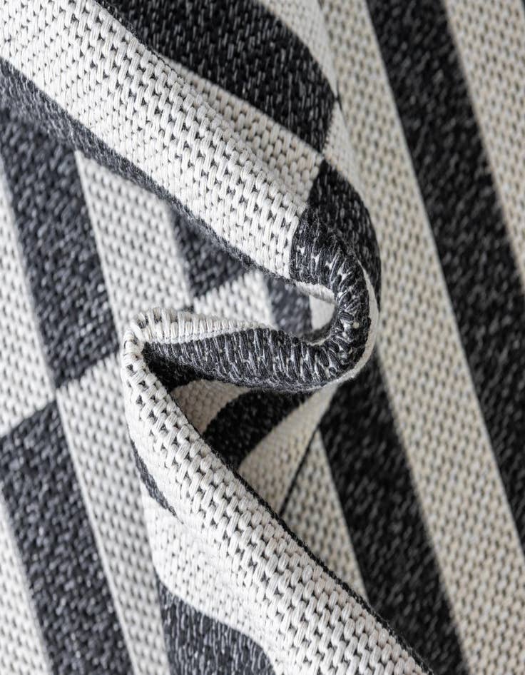 Detail image of  2' 2 x 3' Georgia Rug