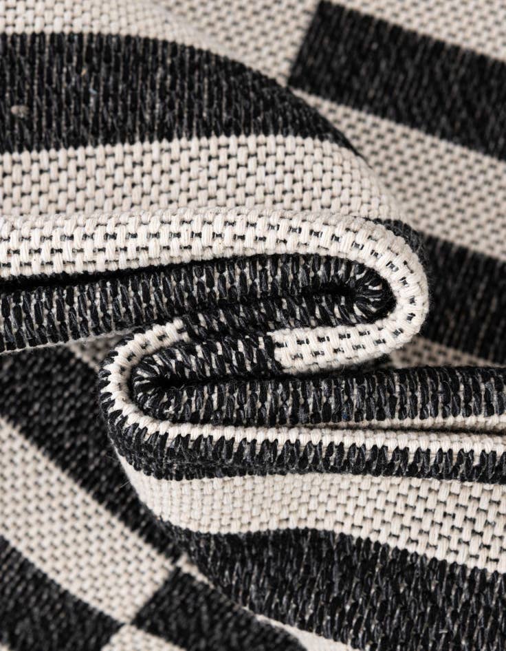 Detail image of  2' 2 x 3' Georgia Rug