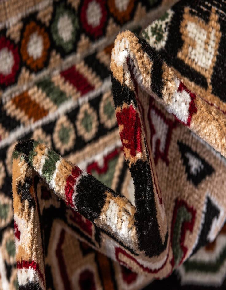 Detail image of  5' 3 x 7' 10 Gharajeh Rug
