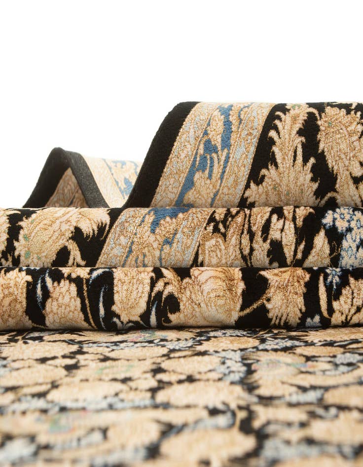 Detail image of  5' 8 x 9' 1 Ghom Design Rug