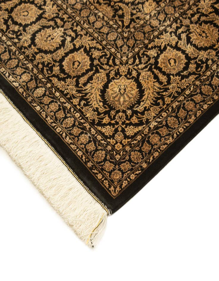 Detail image of  6' 5 x 9' 10 Ghom Design Rug