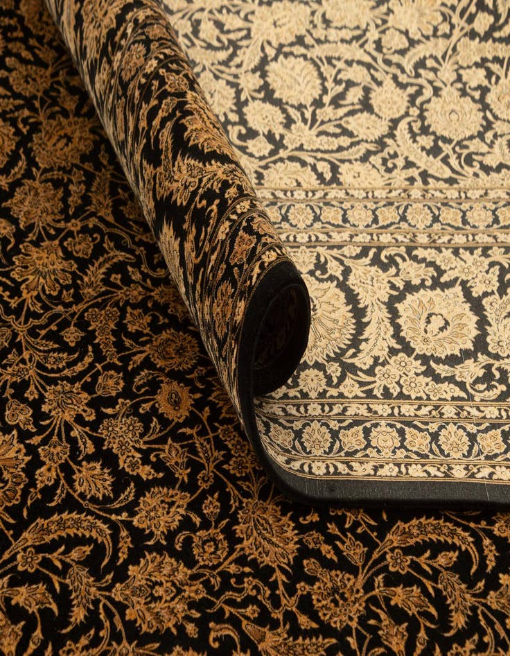 Detail image of  6' 5 x 9' 10 Ghom Design Rug