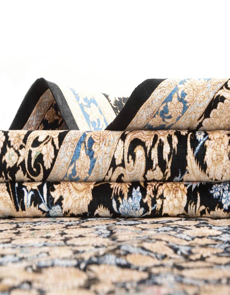 Detail image of  5' 11 x 9' 2 Ghom Design Rug