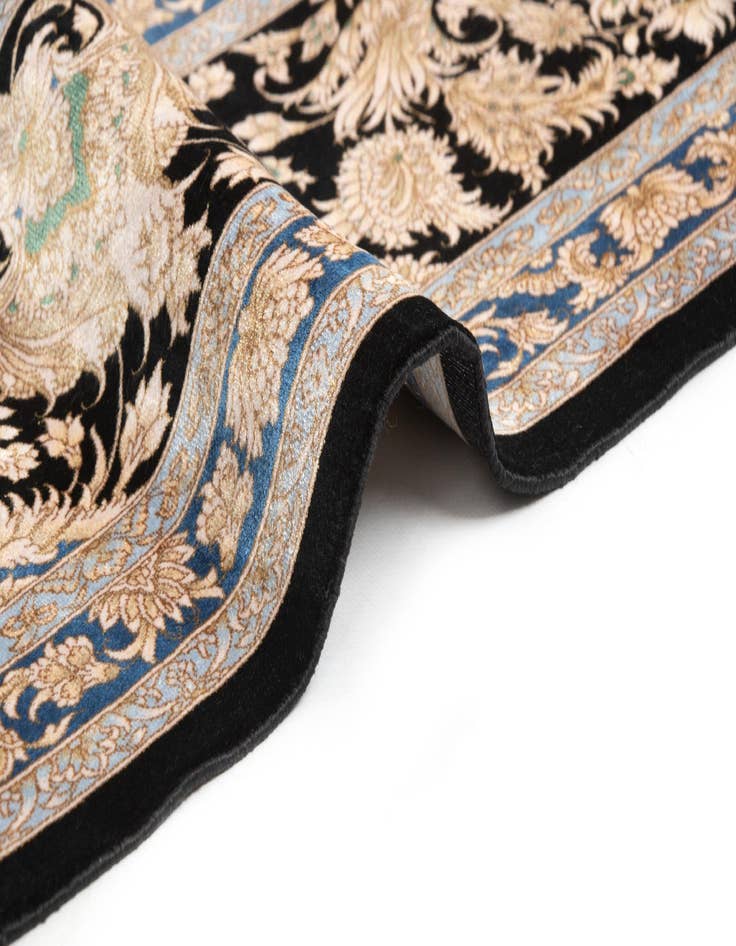 Detail image of  7' 1 x 9' 10 Ghom Design Rug