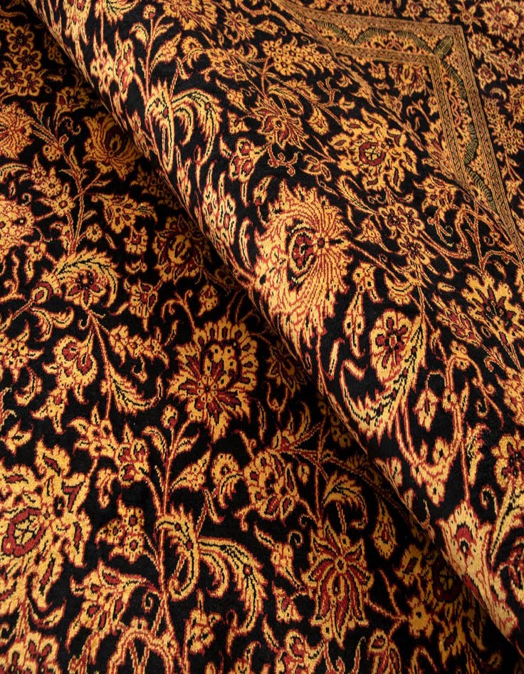 Detail image of  6' 4 x 9' 9 Ghom Rug