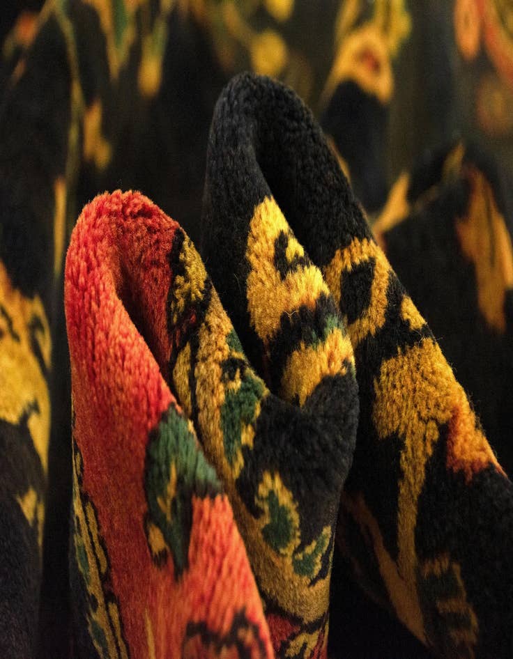 Detail image of  6' 1 x 9' 5  Hand Knotted Ghom Persian Wool Rug