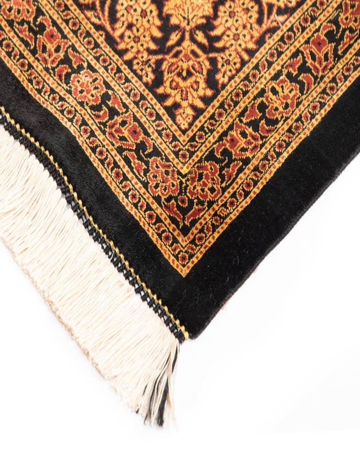 Detail image of  5' 1 x 7' 7 Ghom Silk Rug