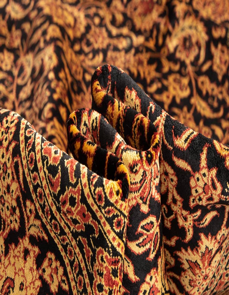 Detail image of  5' 1 x 7' 7 Ghom Silk Rug