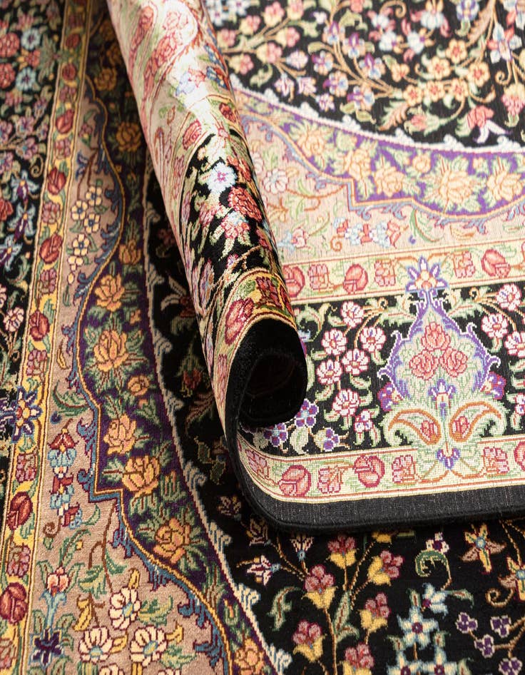 Detail image of  3' 3 x 4' 10 Ghom Silk Rug