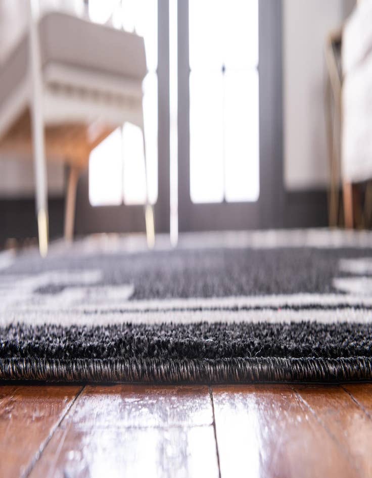 Detail image of  2' x 3' Hera Rug