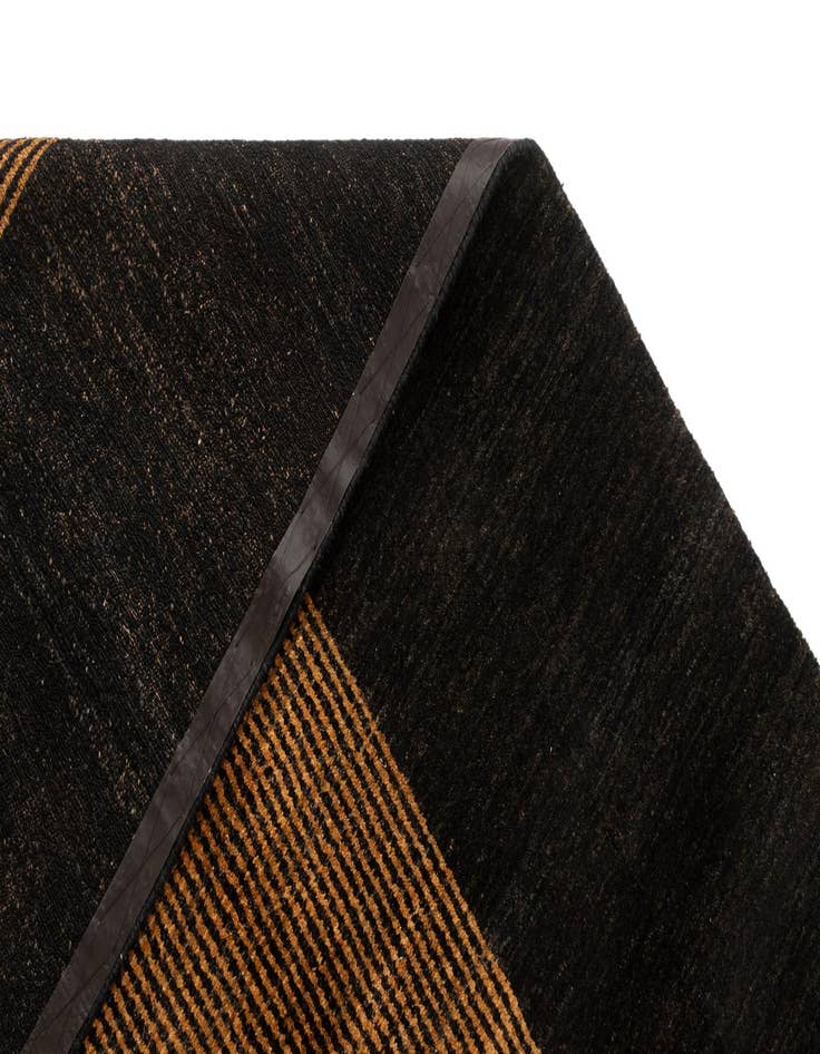 Detail image of  6' 4 x 10' 1 Juma Rug