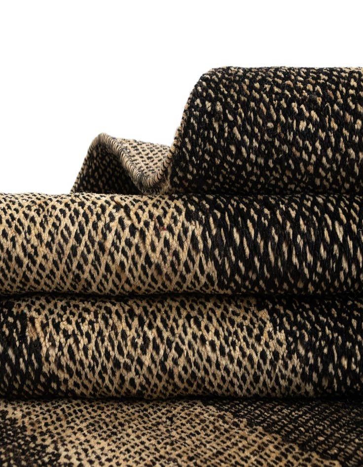 Detail image of  4' 6 x 6' 7 Juma Wool Rug